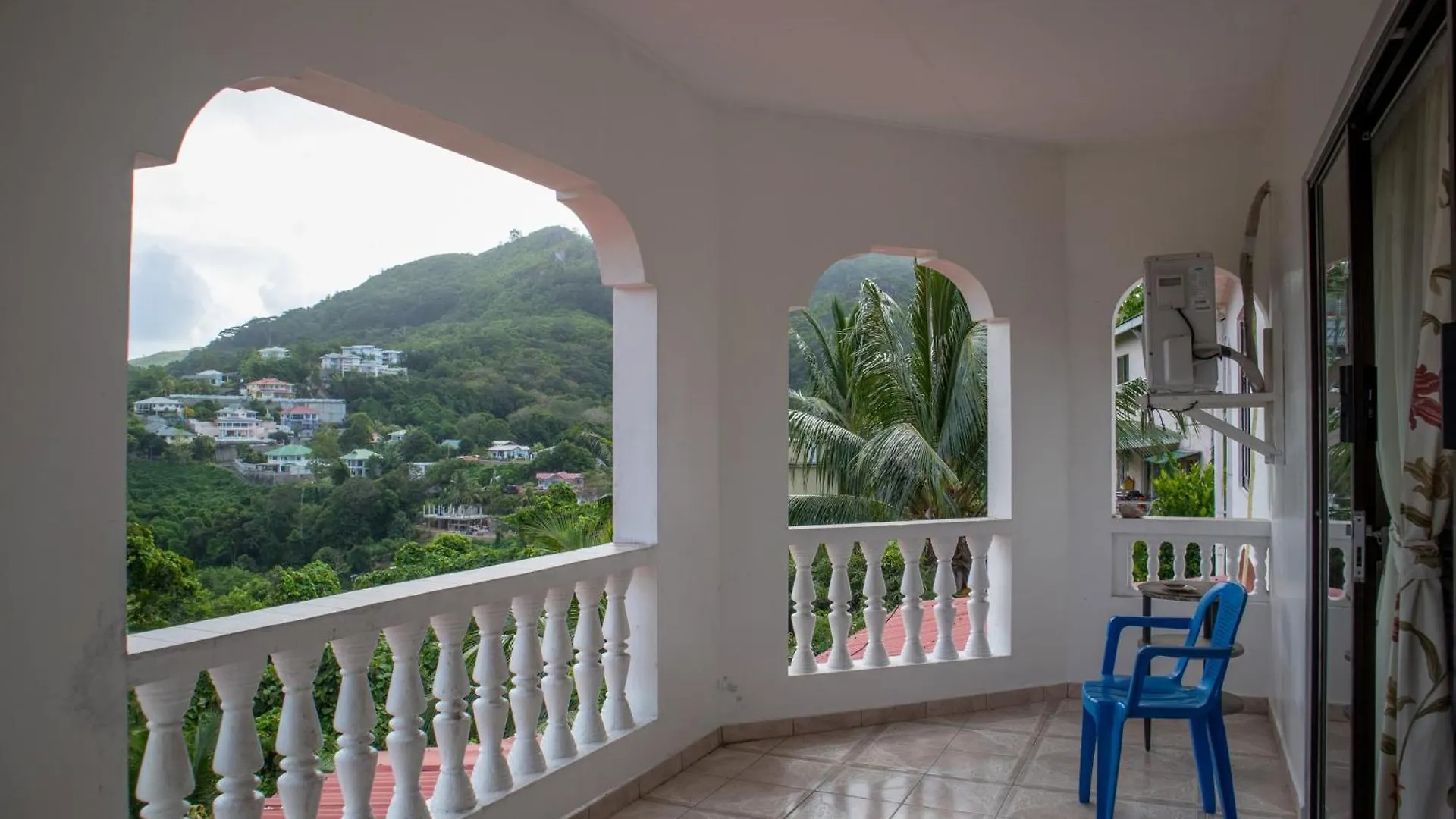 Mountain Apartments Anse Etoile