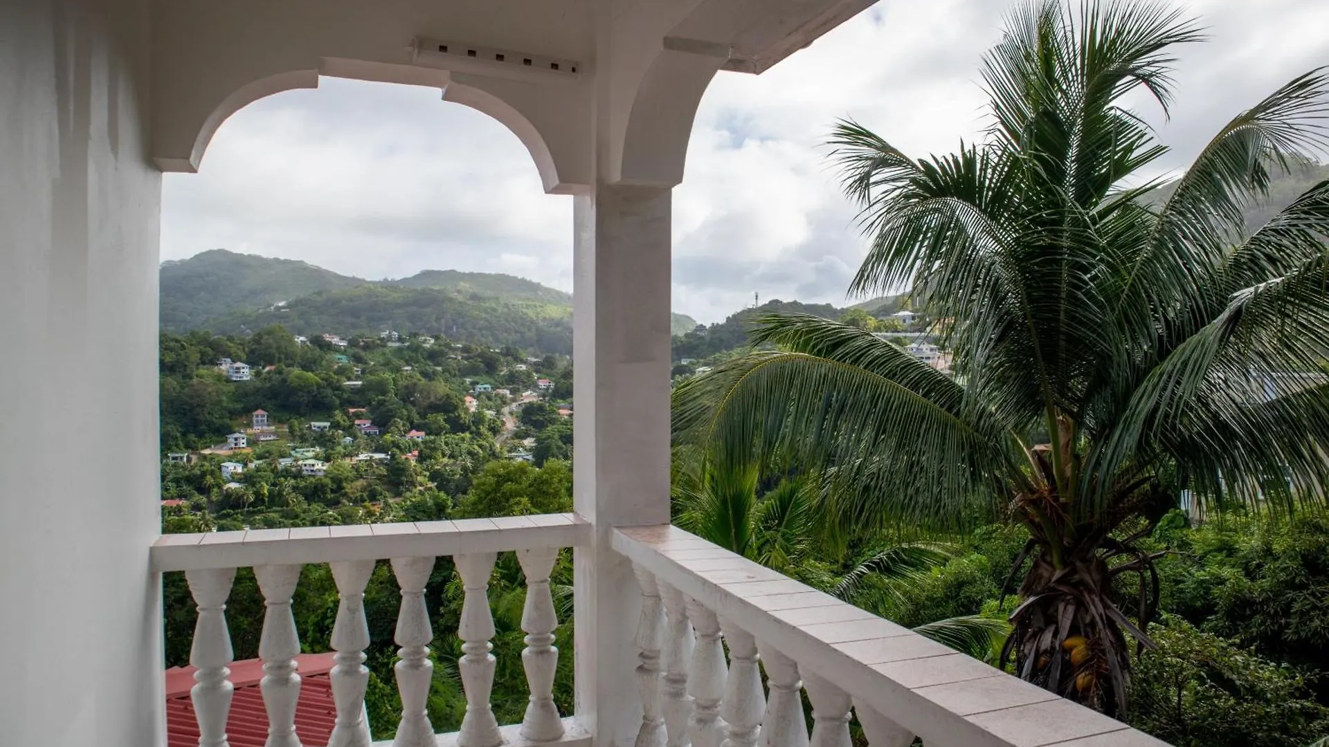 Mountain Apartments Anse Etoile 0*,