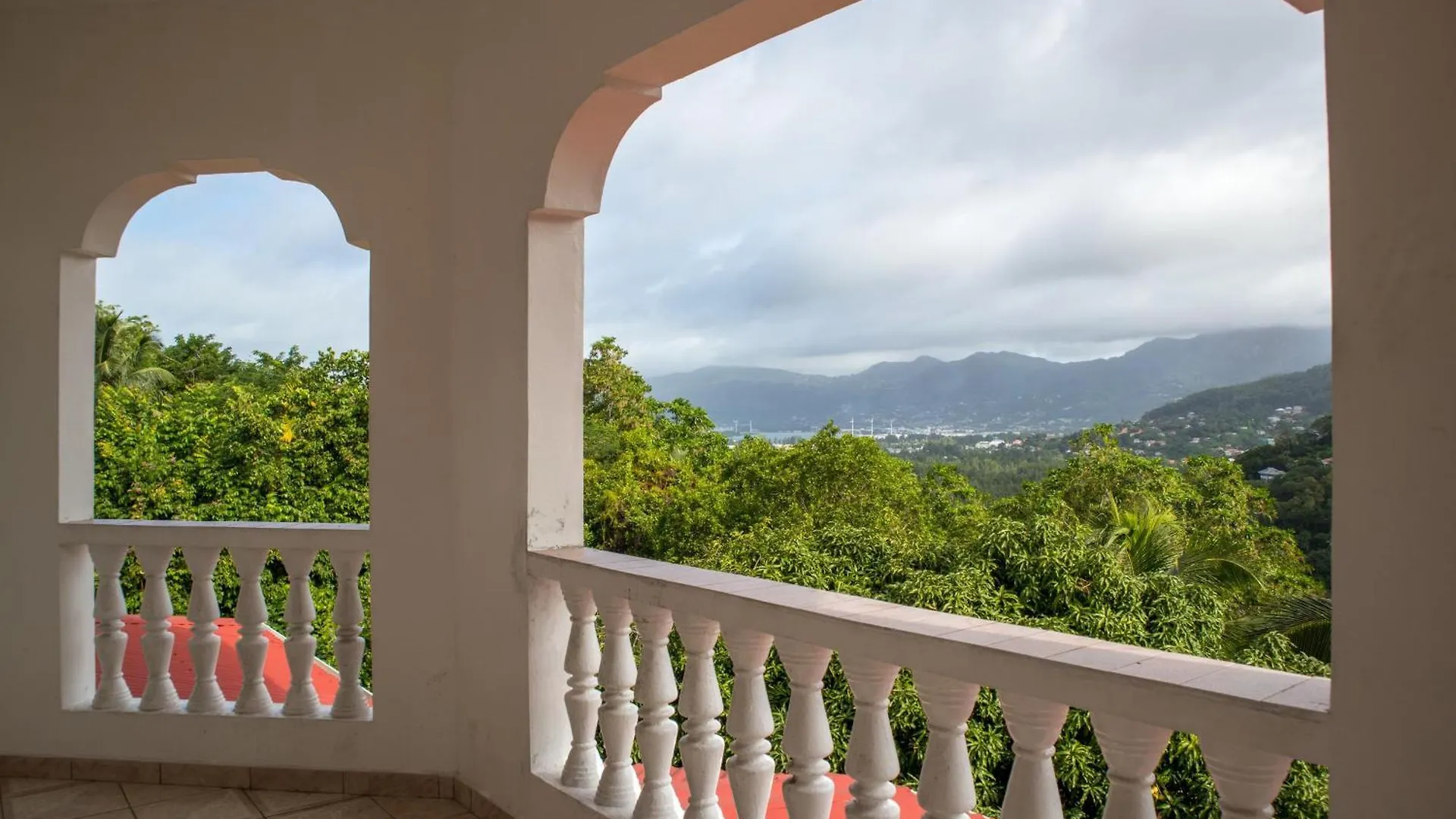 Mountain Apartments Anse Etoile